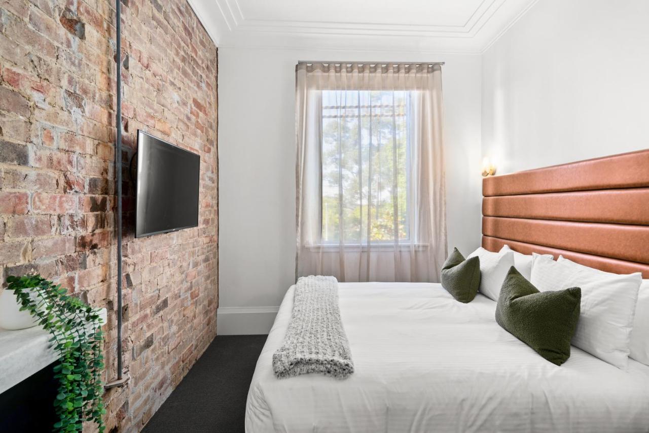 Grand Hotel And Studios Уайонг Екстериор снимка